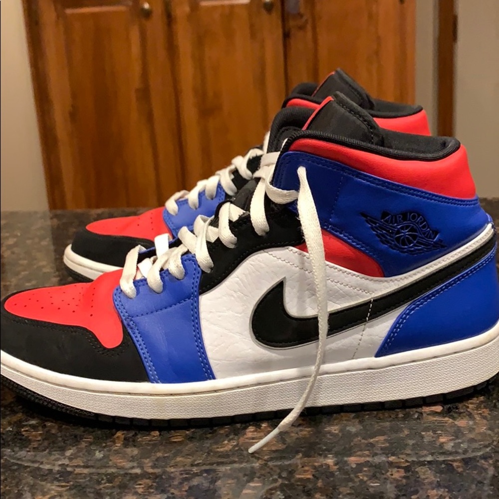 Jordan 1 Mid